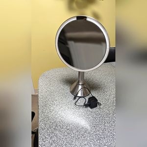 8" round makeup mirror
